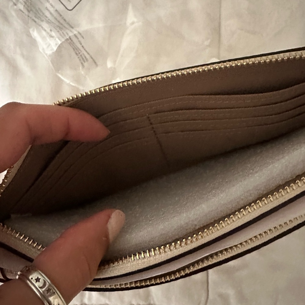 Coach Signature Canvas Wristlet in Cream and Sand w/ gold detailing - Picture 3 of 6